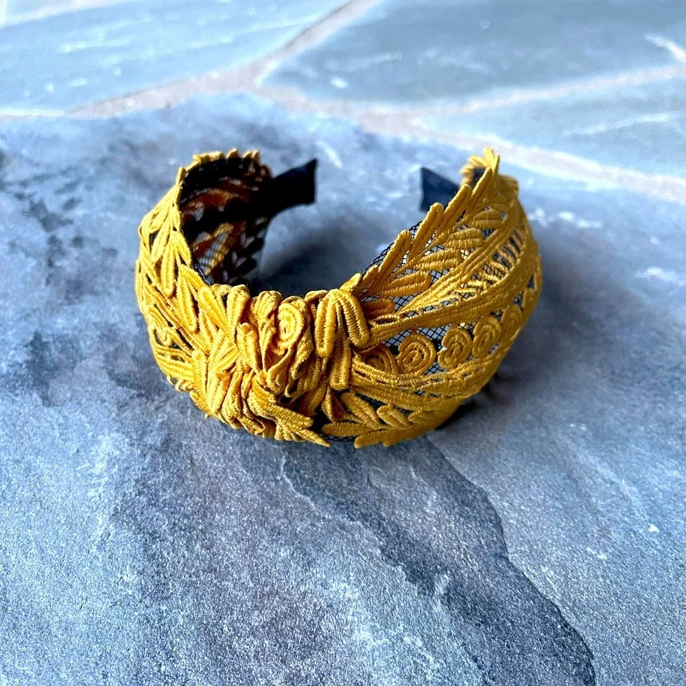 New🌟Anthropologie-Ariela Lace Headband-Gold